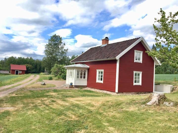 Norråsen cozy, newly renovated cottage in the countryside Houses
