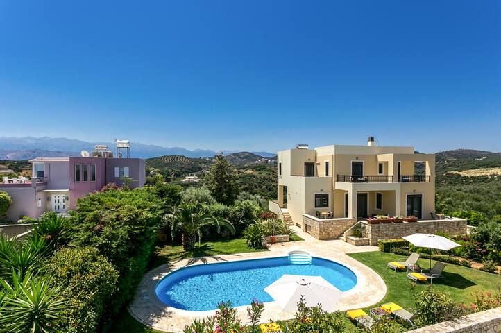 Villa Selena – Lux 4BD Garden Home w. Private Pool gallery image 2