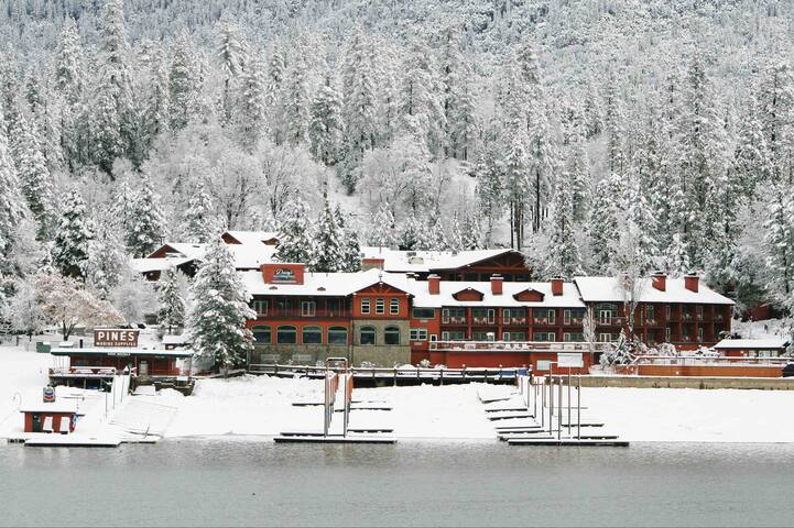 Romantic Bass Lake Yosemite Getaway Cabin Cabins For Rent In