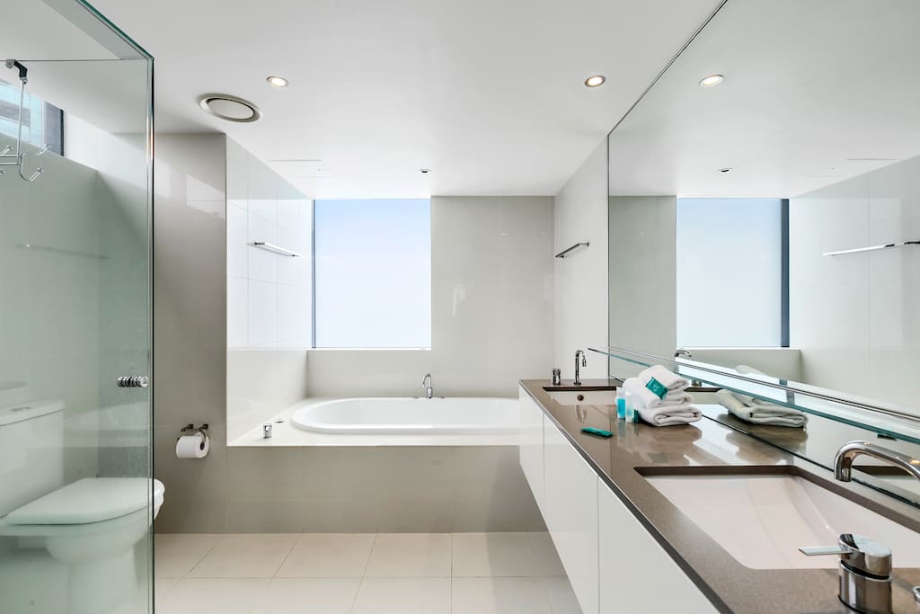 Large bathroom with bath tub