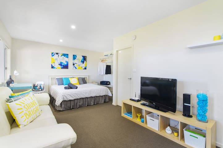 Town Fringe King Studio