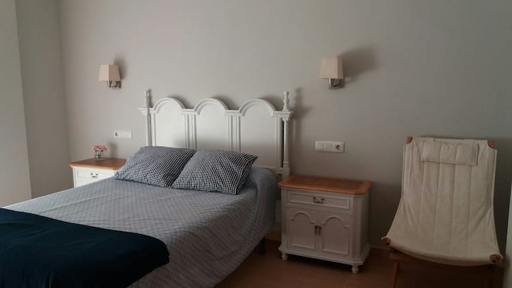 Doppelzimmer mit 150 cm Bett (Sommer)