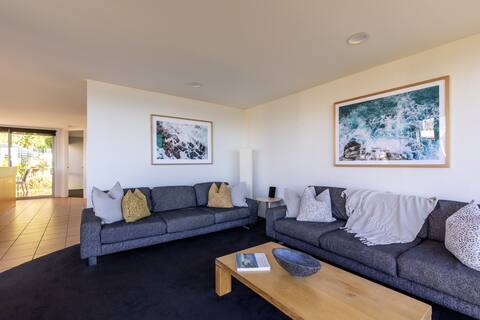 Top performing Airbnb: Magic Apartment + Views@83 GREAT OCEAN ROAD Lorne in Lorne