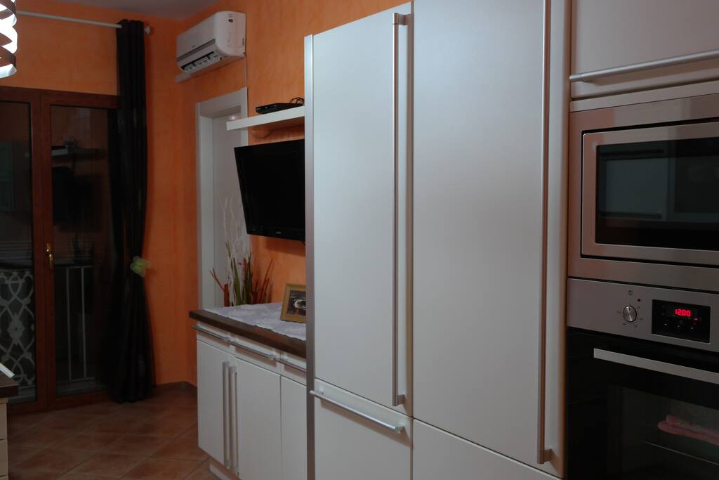 Tv/frigo/frigobar/forno/microonde