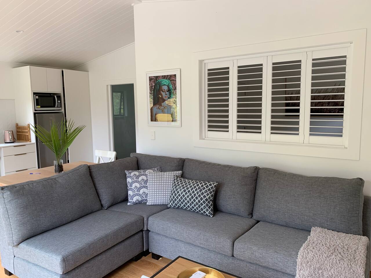 Ruruwai Perfectly Positioned In Piha Houses For Rent In Piha