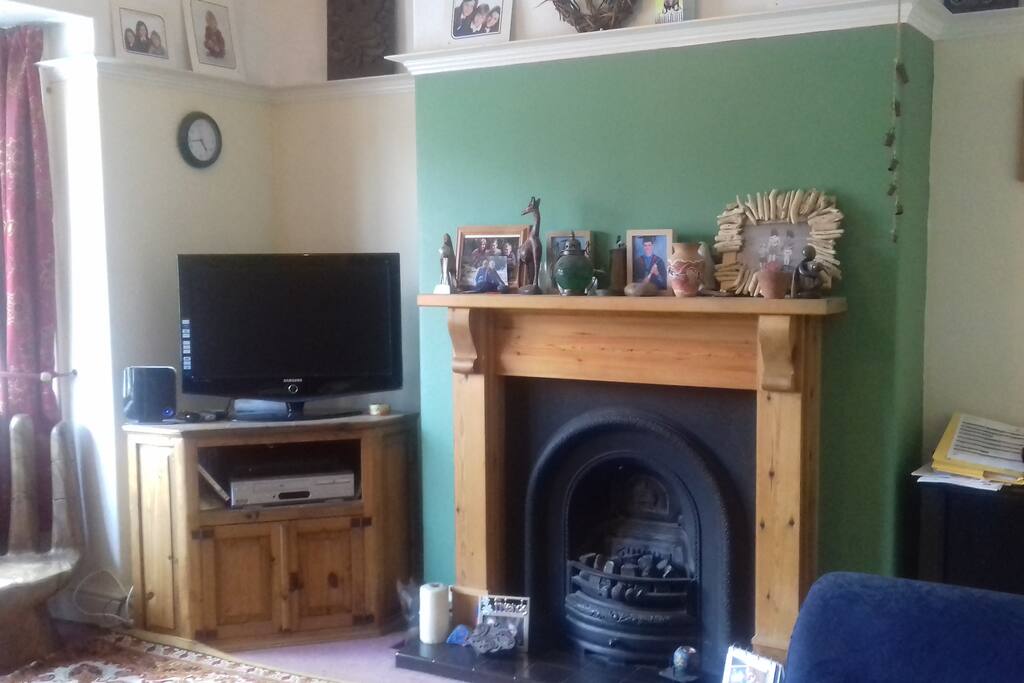 Lounge with tv and wifi.