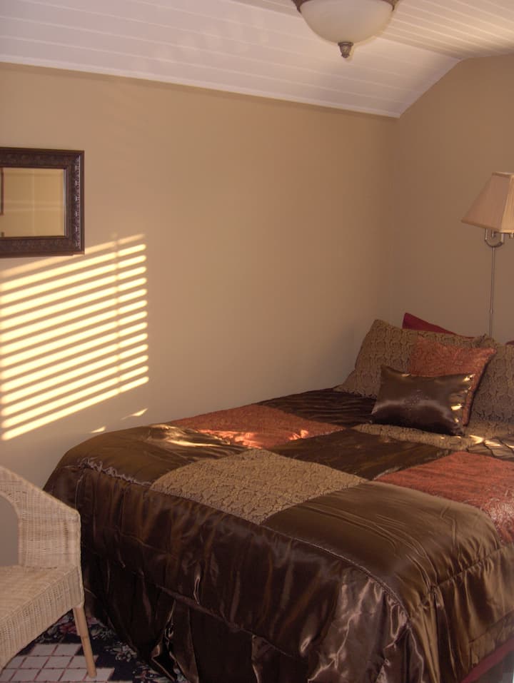 Bedroom #2 w Queen pillowtop bed