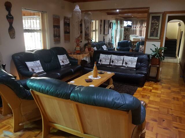 Shirley’s Sanctuary for Six gallery image 4