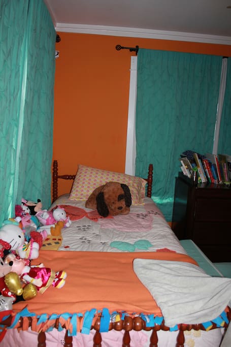 Twin bed