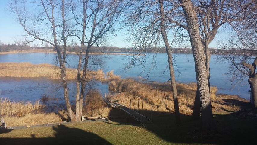 Rebecca & Tom's Lakehome - full lower level