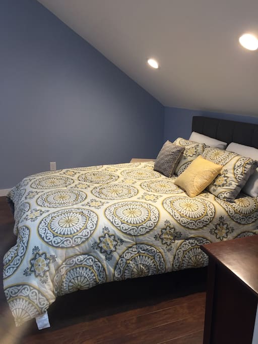 Side view of bed with lights