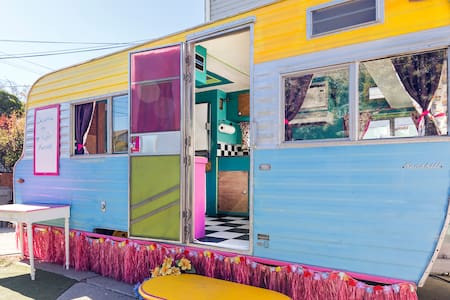 Vintage Caravan ~ Urban Glamping!