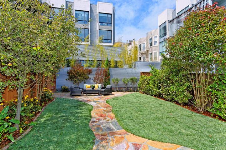 Curated Victorian for Business Travelers & Family gallery image 3