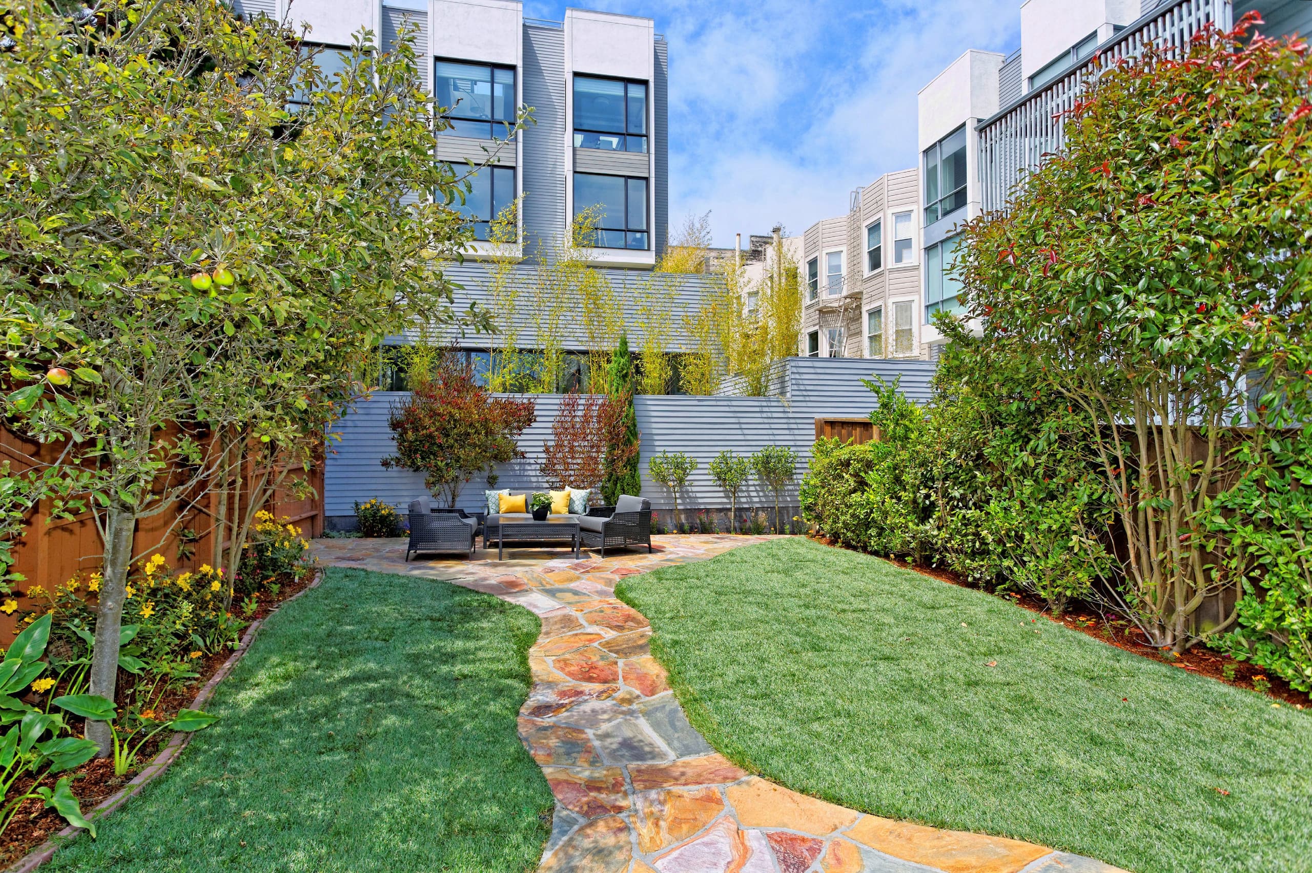 Home in San Francisco · ★4.82 · 3 bedrooms · 3 beds · 2.5 baths - Image 3