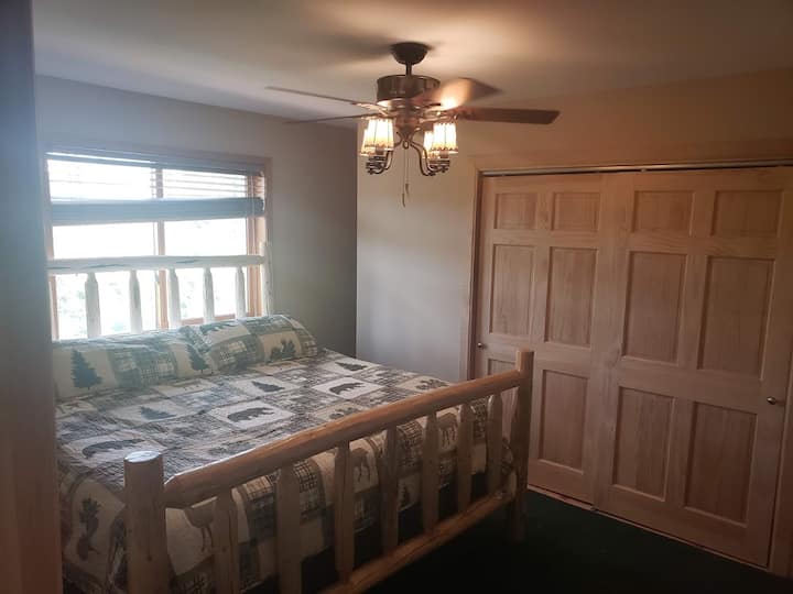 Veľká manželská posteľ