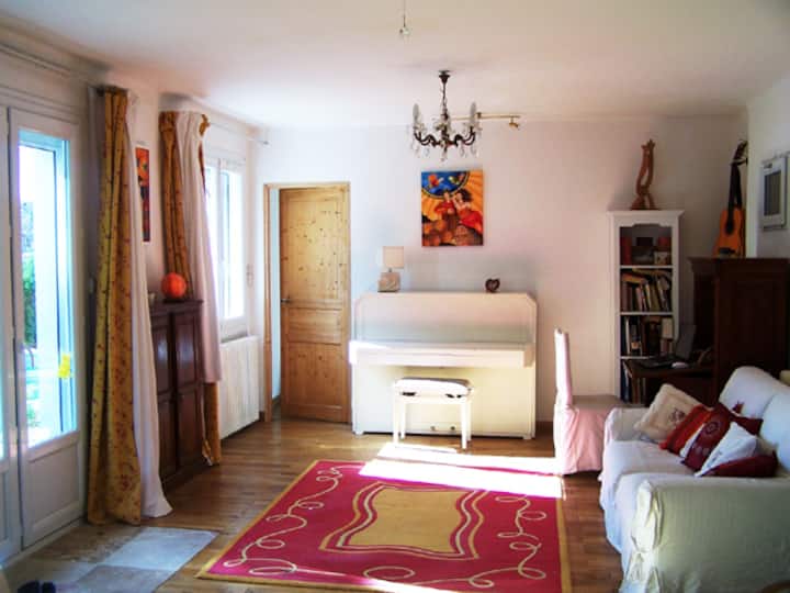 Maison Détente,  Jardin, Jeux, Piscine - Orange