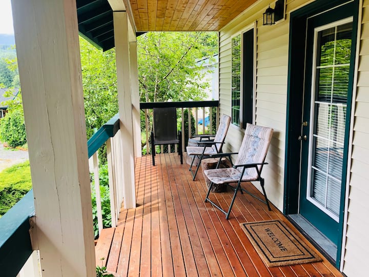 Top 10 Airbnb Vacation Rentals Near North Cascades National Park, USA