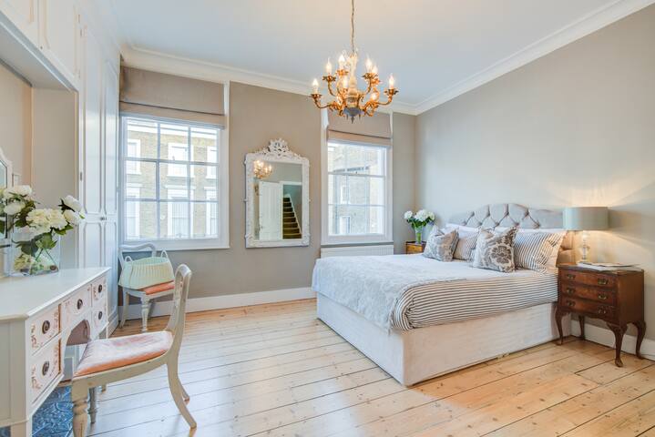 Zone 1 Heart of London! Victoria, Cafes/shops! gallery image 2