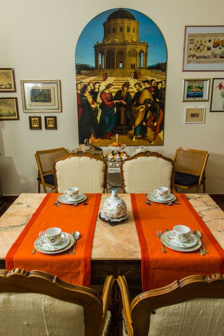 Tavolo delle colazioni