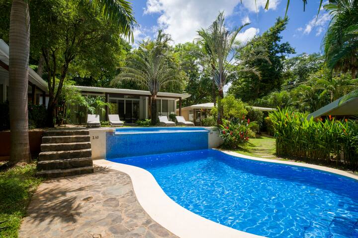 Thé Breeze Villa Coco Bolo - 150 meters from beach