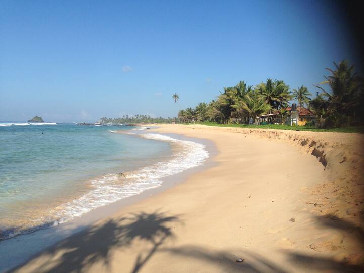 Flow Villa: Six Surf Spots a Five Minute Walk