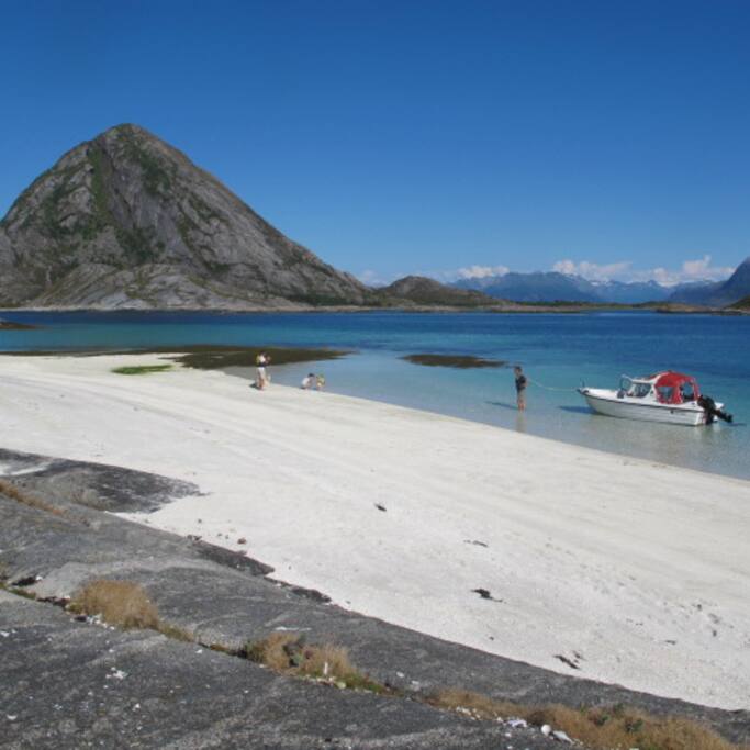 Beachlife on a neighbour island