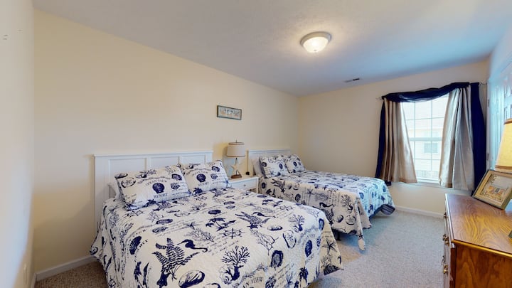 2号卧室配备两张双人床