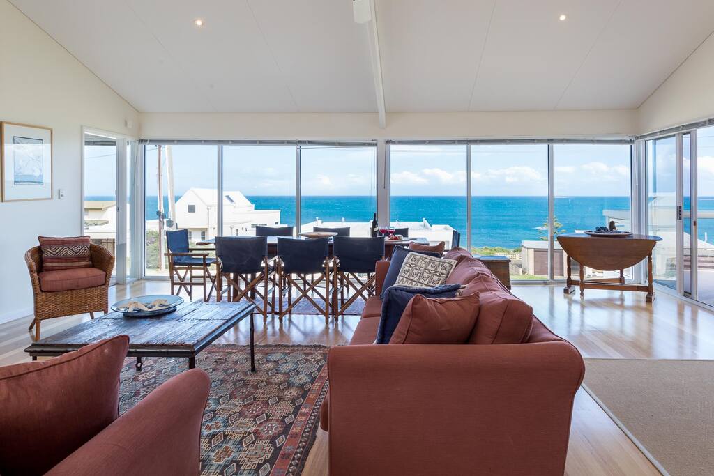 Lounge , dining and views