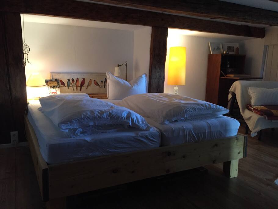 Schlafzimmer 1
