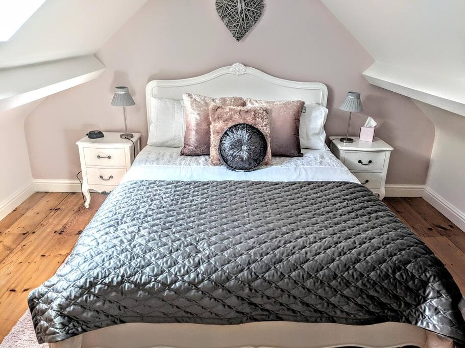 Quaint Cottage Near Sherwood Forest With Hot Tub Cottages