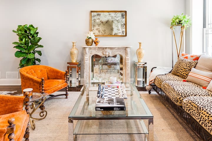 Spacious Five Bedroom Home in Trendy Chicago Neighborhood