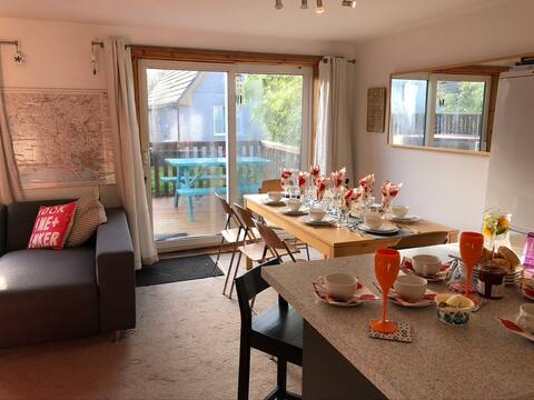 Lovely lodge Sleeps 8 Private Hot Tub. Pools