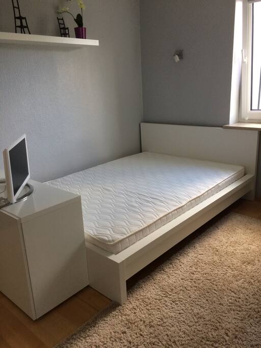 Bett 140 mal 200 cm