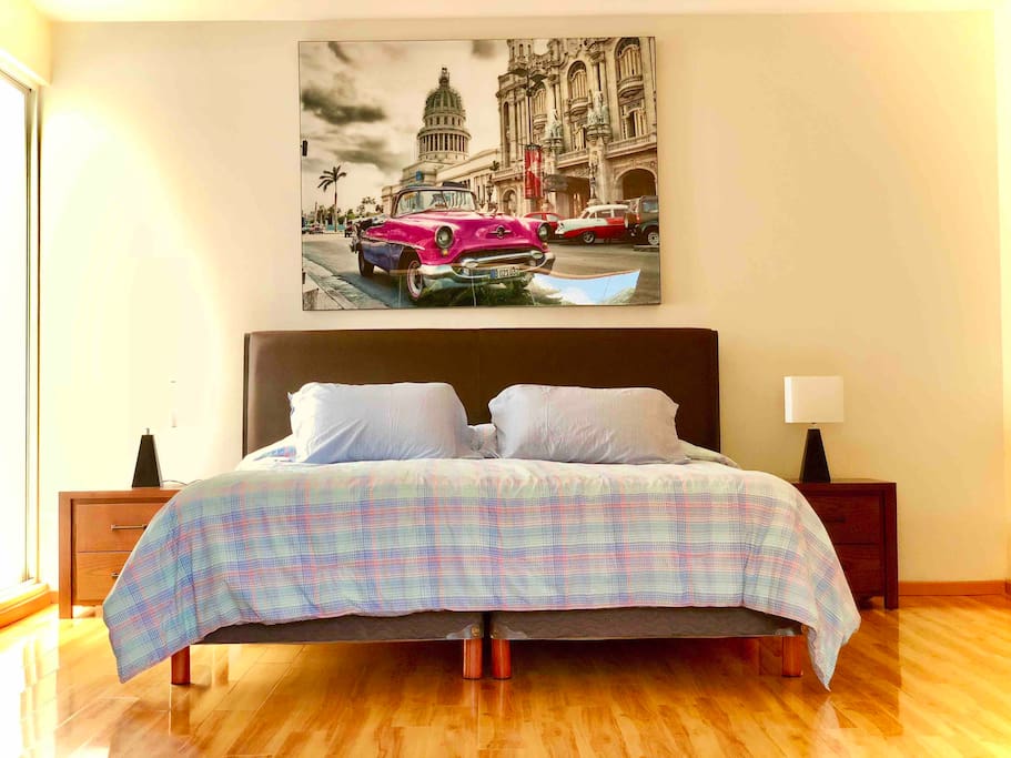 Recámara King Size
Vestidor y baño completo
Smart TV 65’
Sofá cama matrimonial