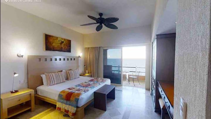 Მზე პირდაპირ კარებს მიღმა ამოდის, როცა მეთევზეები გემებზე მიედინებიან. Დღის 2 ‑ დან 1 აივანზე დაწყების შესანიშნავი ხერხი.  Მოემზადეთ სამუშაო სივრცეში კარგი განათებით, Wi-Fi ქსელით, პრინტერით, უამრავი უჯრით და ხედით. ელეგანტური ცალკე სააბაზანო