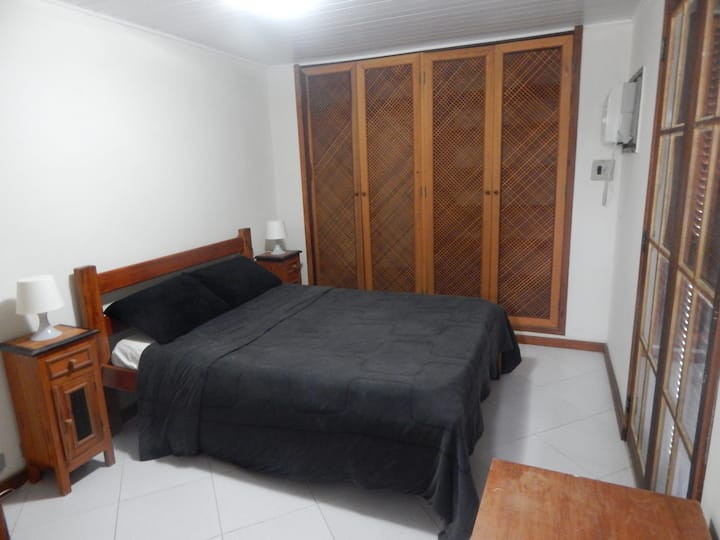 Suite avec climatisation et télévision avec SKY.