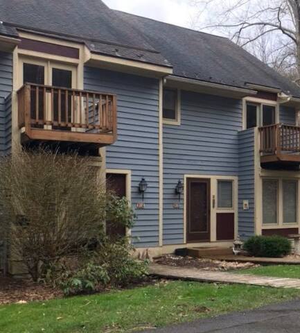 Airbnb 296 Marsh Hill Rd Vacation Rentals Places To Stay