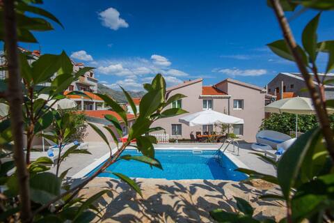 Villa Mirela