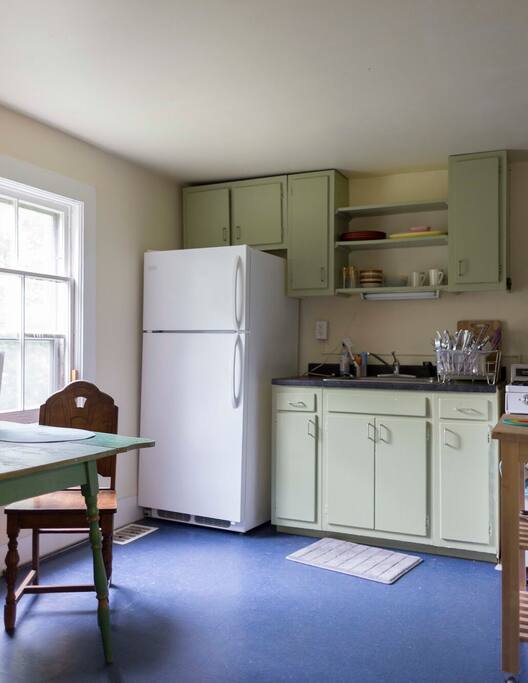 Full kitchen