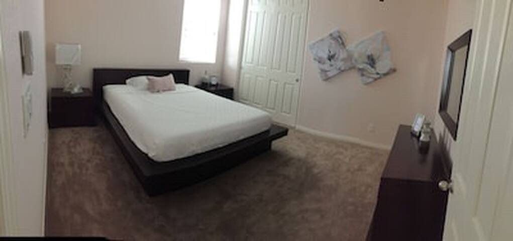 Charming new house in Quiet Residential Home gallery image 3