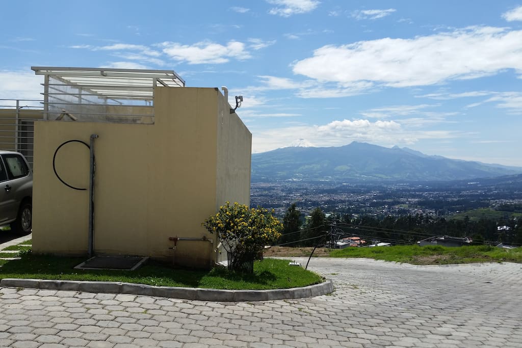 Fachada de acceso a propiedad