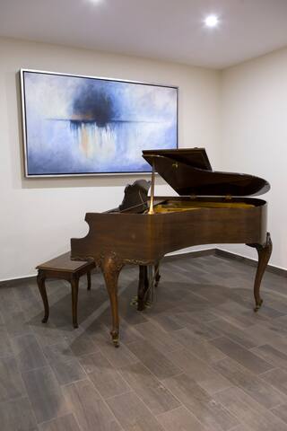 Spacious and Luxurious Apt. 1 block from Reforma gallery image 5