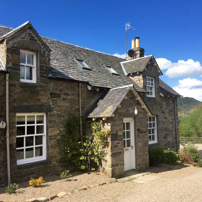2 Bedroom Traditional Cottage Aberfeldy Houses For Rent In Aberfeldy