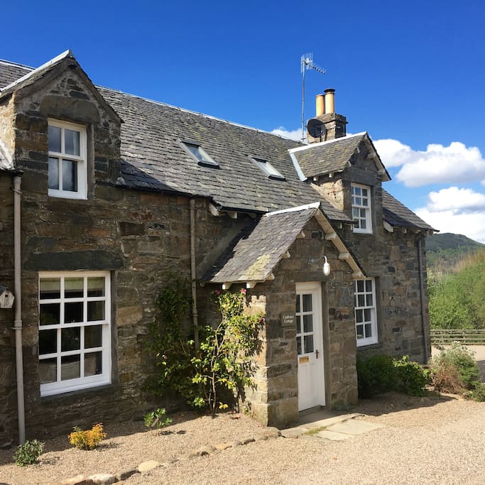 2 Bedroom Traditional Cottage Aberfeldy Houses For Rent In Aberfeldy