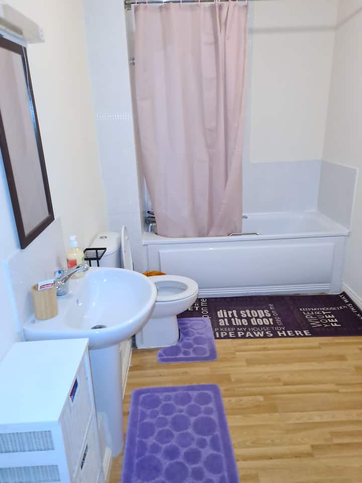 10 Best Airbnb Vacation Rentals In Wolverhampton, UK Updated 2024