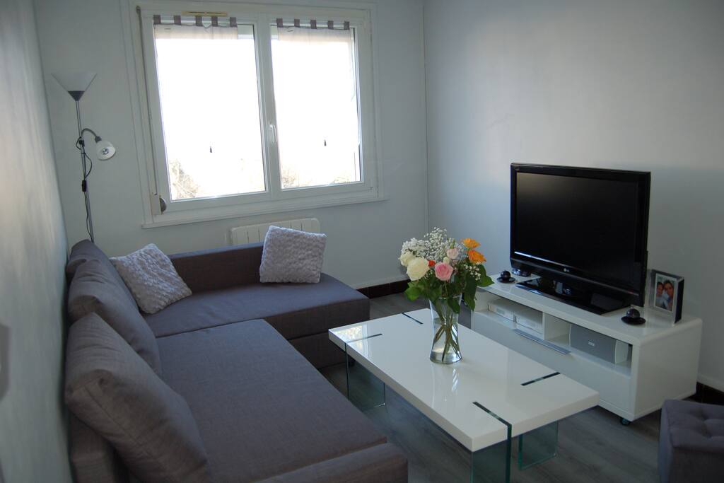 Séjour avec TV et internet