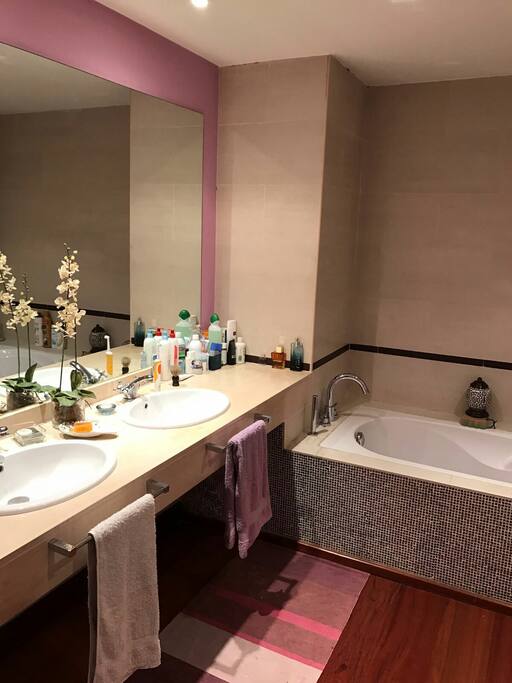 bath room 1