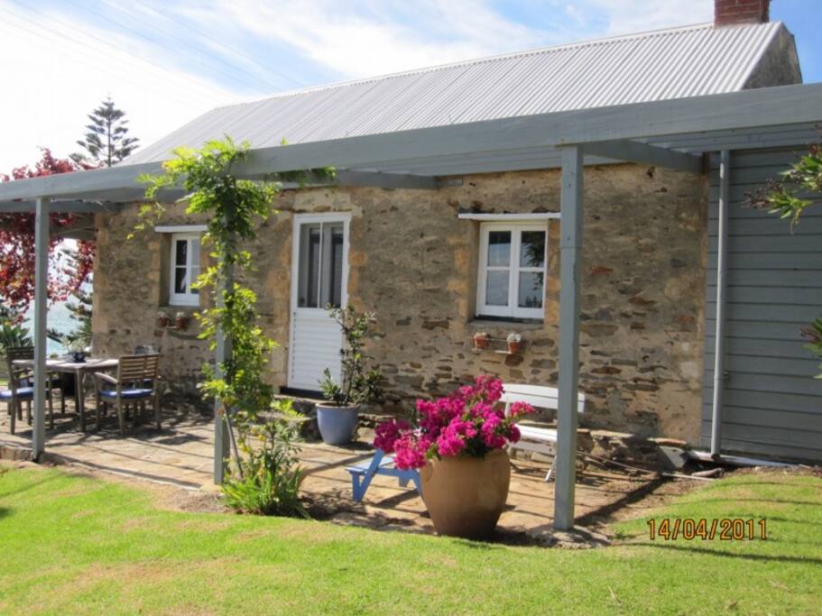 Seaside Rock Cottage Cottages for Rent in Penneshaw, South Australia