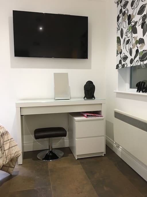 Dressing table / work desk/ WiFi and large LCD SMART TV