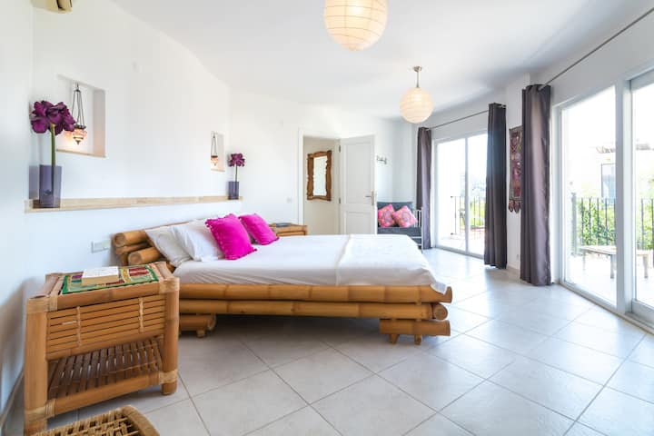 Chumba cha kulala cha Master 1